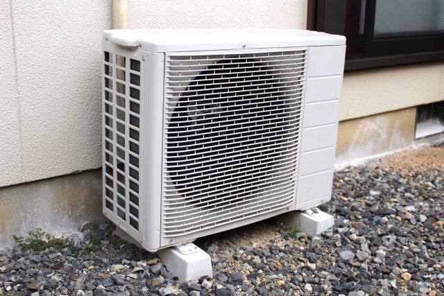 エアコン クーラー 暖房 の室外機が動かない 回らない 場合の原因と対処法 テイクサービス